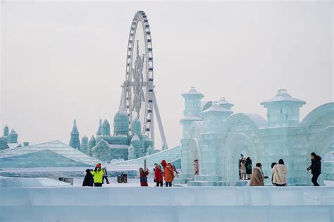  Harbin Ice and Snow World – En magisk vinterlandskap av kristall och is!