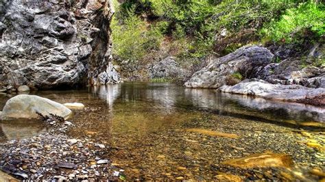 Ikogosi Vattenfall: En Mystisk Naturlig Undervisning i Historia och Geologi!