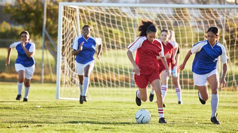 関西 室内アスレチック: なぜカラオケボックスでサッカーをするのか？