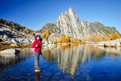 Taihua Mountain Enchanting Peaks and Tranquil Hiking Trails!