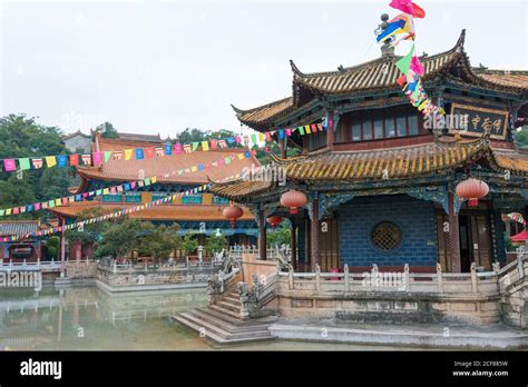 Yuantong Tempel - En oas av lugn och en historisk juvel i Kunming!