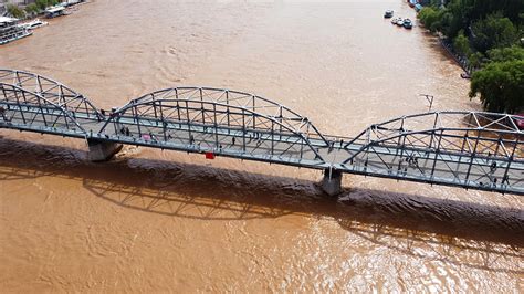 Zhongshan Bridge – En ikonisk bro med historisk charm och spektakulär utsikt!